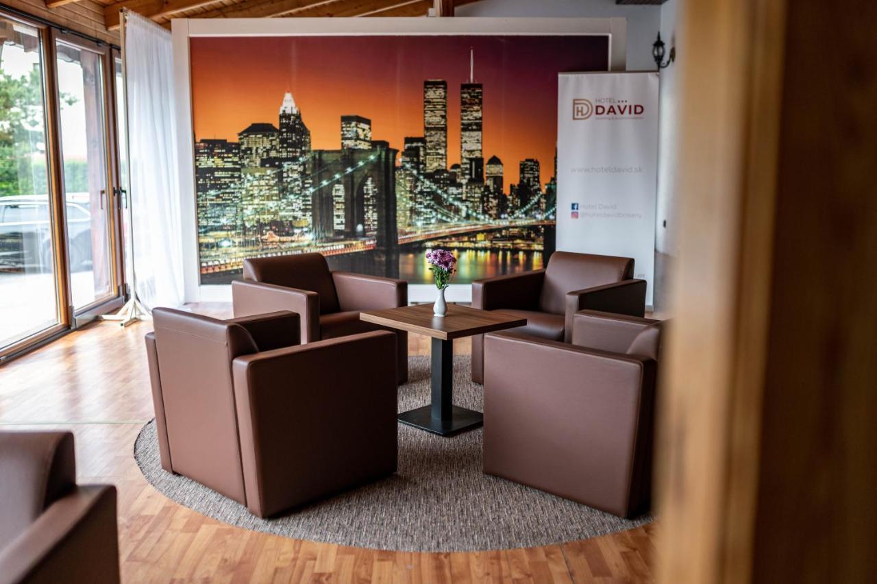 Hotel Dávid Velke Bosany Buitenkant foto