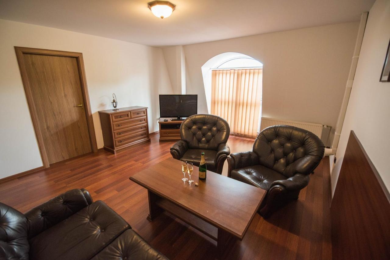 Hotel Dávid Velke Bosany Buitenkant foto
