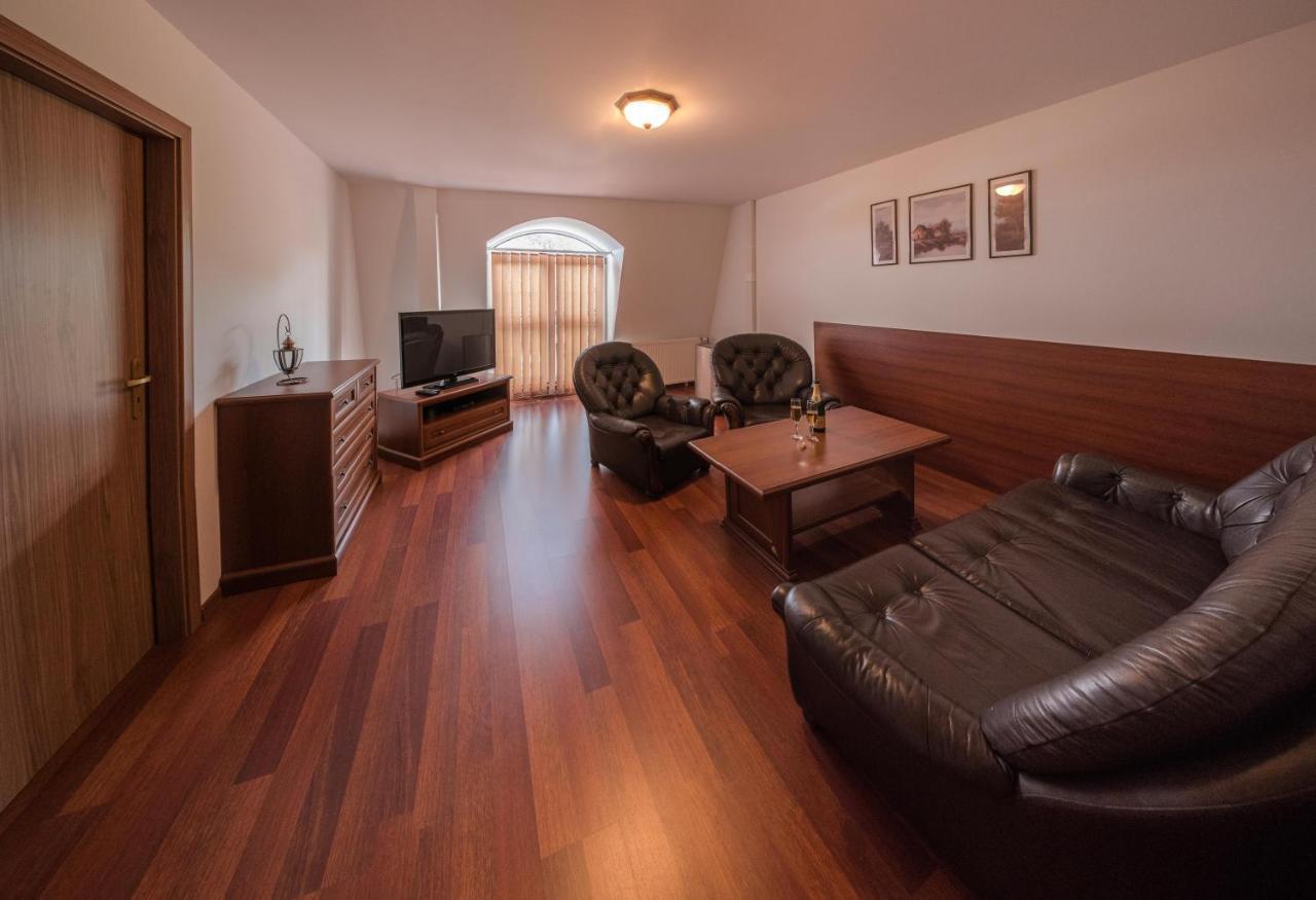 Hotel Dávid Velke Bosany Buitenkant foto